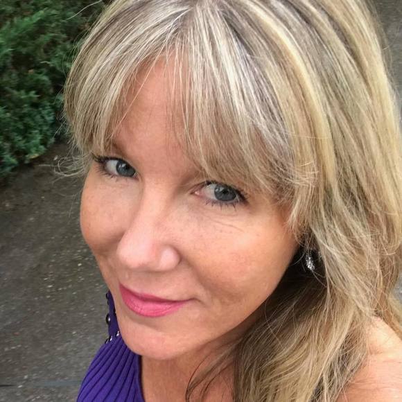 Meet your Posher, Tracy - Picture 1 of 1